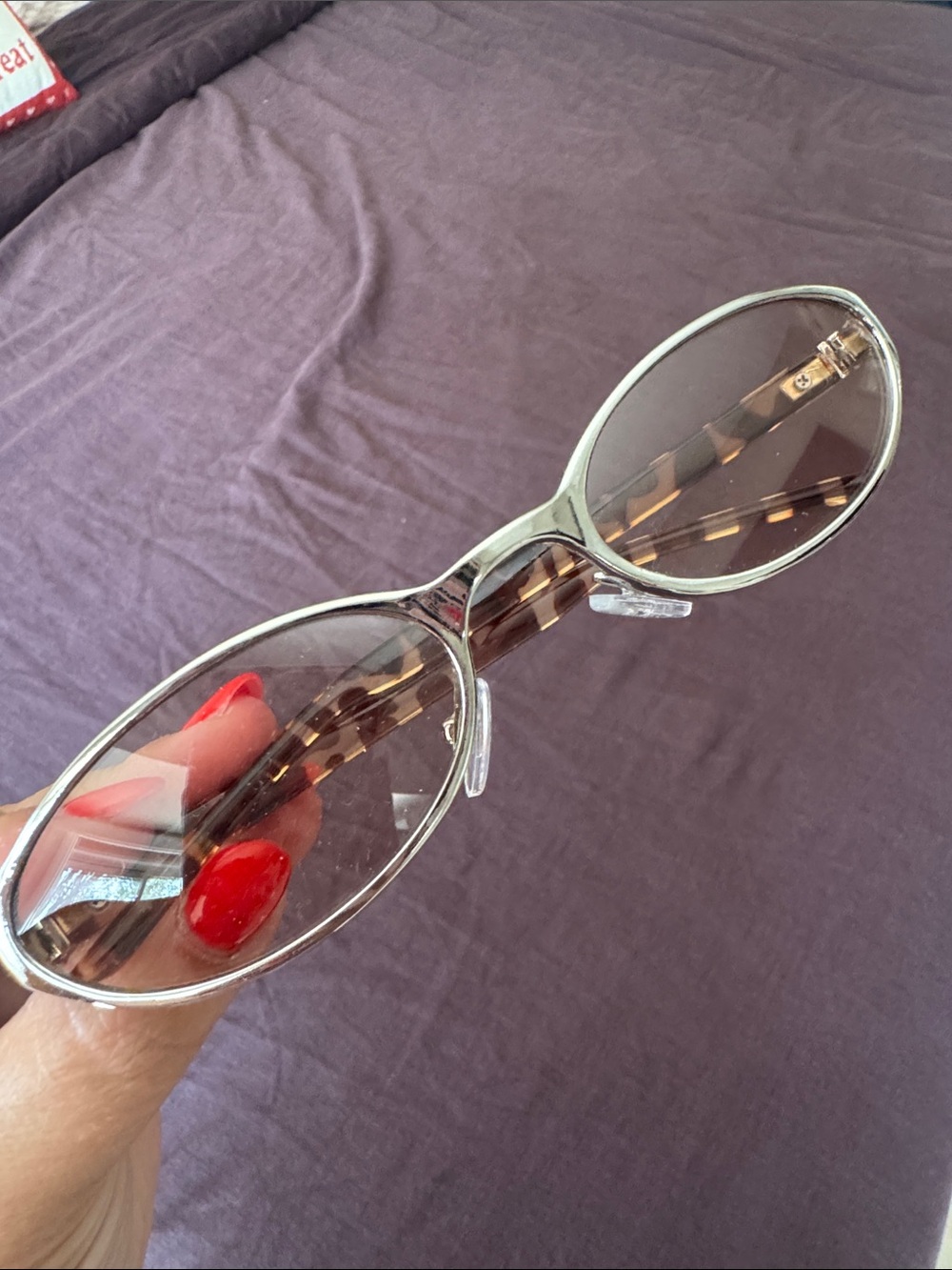 Sporty Silver Oval Frame Sunglasses